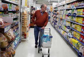 El consumo en los supermercados sigue un 10% abajo en la medicin interanual