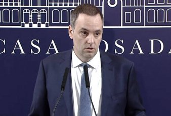Manuel Adorni: "No vamos a devaluar. Nosotros no damos un paso atrs ni siquiera para tomar impulso"