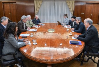 Caputo se reuni con la Sociedad Rural Argentina para discutir la reduccin de retenciones