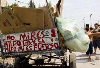 Medio milln de personas sobreviven en la calle. Graciela Moreno revela el impacto de la economa informal en Buenos Aires