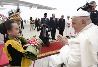 El Papa lleg a Indonesia en el inicio de su extensa gira