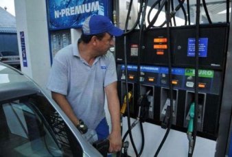 Por primera vez en 5 aos, bajan los combustibles de YPF y Shell