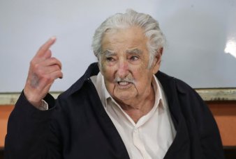 "El pueblo argentino est soportando un castigo": Mujica apunt que a los jubilados los tratan como "el ltimo orejn del tarro" y denuncia la "represin ciega que amontona bronca"