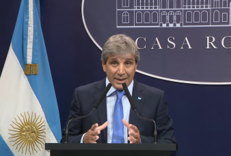 Luis Caputo anunci que el lunes se termina el cepo cambiario