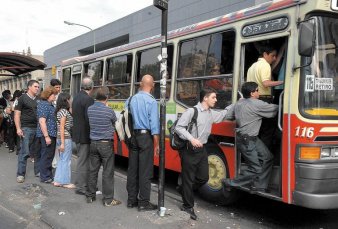 Aumento del 21,52% en tres tramos para el boleto de los colectivos del AMBA