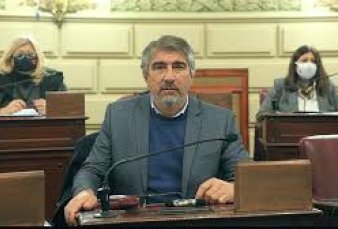 Santa Fe defiende su oferta salarial en paritarias y critica a gremios docentes: "Se termin el tema de que las clases empezaban cuando se les antojaba o queran los gremialistas", asegur Fabin Bastia