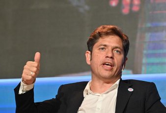 Kicillof acelera el lanzamiento de su espacio en medio de la interna del peronismo