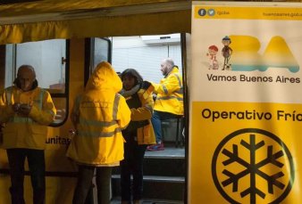 Operativo en la ciudad de Buenos Aires por el fro