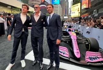 Colapinto se dio el gusto de saludar a Brad Pitt. Tom mate!
