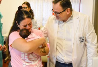 Histrica ciruga fetal en el Garrahan: operaron a una beb dentro del tero por primera vez en el sistema pblico
