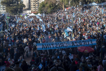Cristina Fernndez de Kirchner advirti por la crisis de deuda y llam a "reconstruir la independencia"