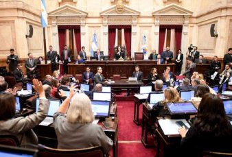Desafo a Milei: el Senado aprob un aumento de las jubilaciones y otras leyes que impactan en el supervit