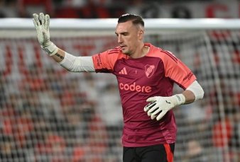 River disfruta a un Armani que salva partidos y ataja penales