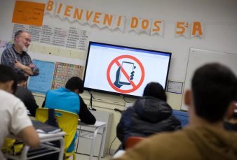 Aulas sin celulares: 6 de cada 10 estudiantes dicen que se concentran ms