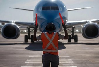 Controladores areos: 4.000 afectados por el paro que sigue maana