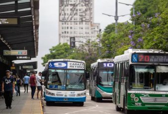 Cada libre del transporte: los usuarios de colectivos viajan un 22% menos en el AMBA