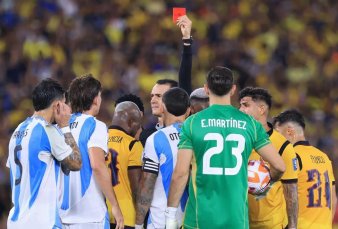 Sin Messi y sin ftbol, Argentina dio un paso en falso en Ecuador y cerr la Eliminatoria con una derrota
