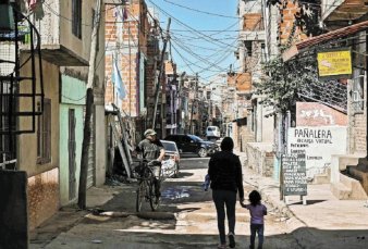 Pobreza: cay al 31,6% en primer semestre y toca su mnimo desde 2018