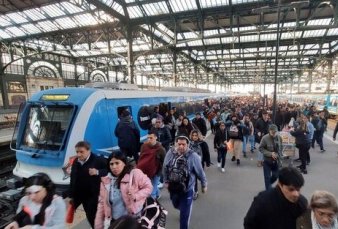 Pasajeros fueron rehenes de un fuerte tironeo gremial