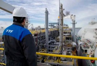 El gigante árabe que puede ser el socio clave de YPF para avanzar en el ambicioso plan de GNL