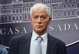 Cneo Libarona se reuni con Adorni y acordaron que continuar como ministro