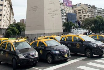 Veh�culos el�ctricos: lanzan cr�ditos blandos para taxistas y repartidores
