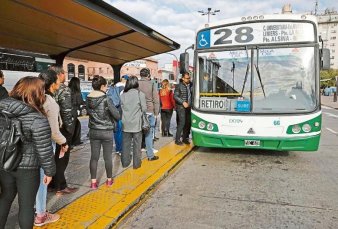El gasoil aumentó un 25% en las últimas semanas y hay menos colectivos en la calle