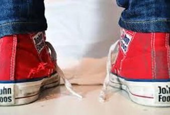 La icónica marca argentina de zapatillas John Foos comienza a importar