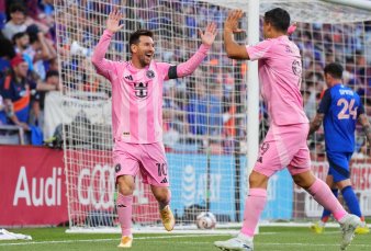A un mes del Mundial, Messi meti� dos goles y mostr� que est� pleno