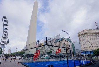 El mejor p�del del mundo lleg� a Buenos Aires y la previa se vivi� al sol debajo del Obelisco