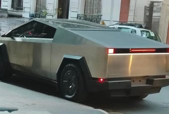 Pol�mica por un Tesla de US$ 300 mil en el Congreso: es de un diputado libertario