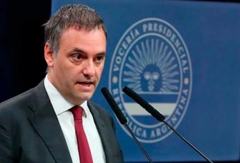 Acorralado por el esc�ndalo de su patrimonio, Adorni renunci� y Santilli ser� su reemplazante