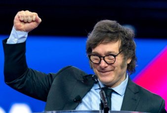 Milei propone liberar la IA y crear la "corporaci�n no humana"