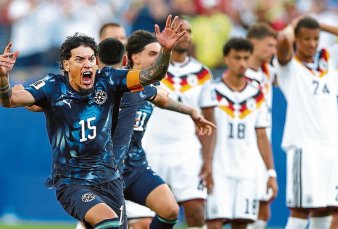 Mundial FIFA: Paraguay se reconstruy� con Alfaro para voltear a Alemania y poner un tinte �pico