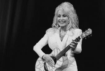 Murió Dolly Parton, la legendaria estrella estadounidense de la música country