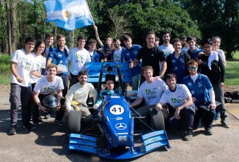 Estudiantes de Ingenier�a de la UBA fabricaron un auto de carrera