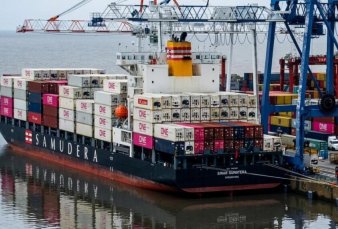 Un paro de prácticos portuarios dejó a más de 140 buques sin poder operar