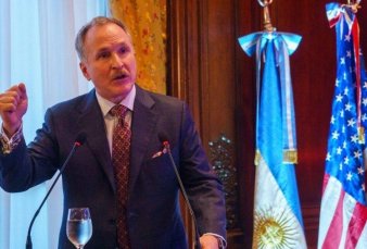El embajador de Estados Unidos pide más reformas y apoyo de las provincias