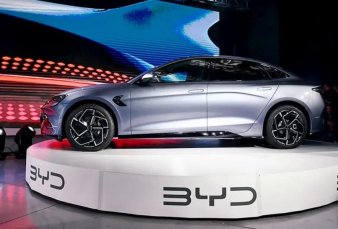 BYD analiza poner una fábrica de baterías de litio en Argentina