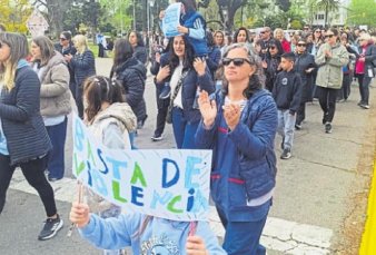 Alta adhesión al paro bonaerense tras varios hechos de violencia contra maestros